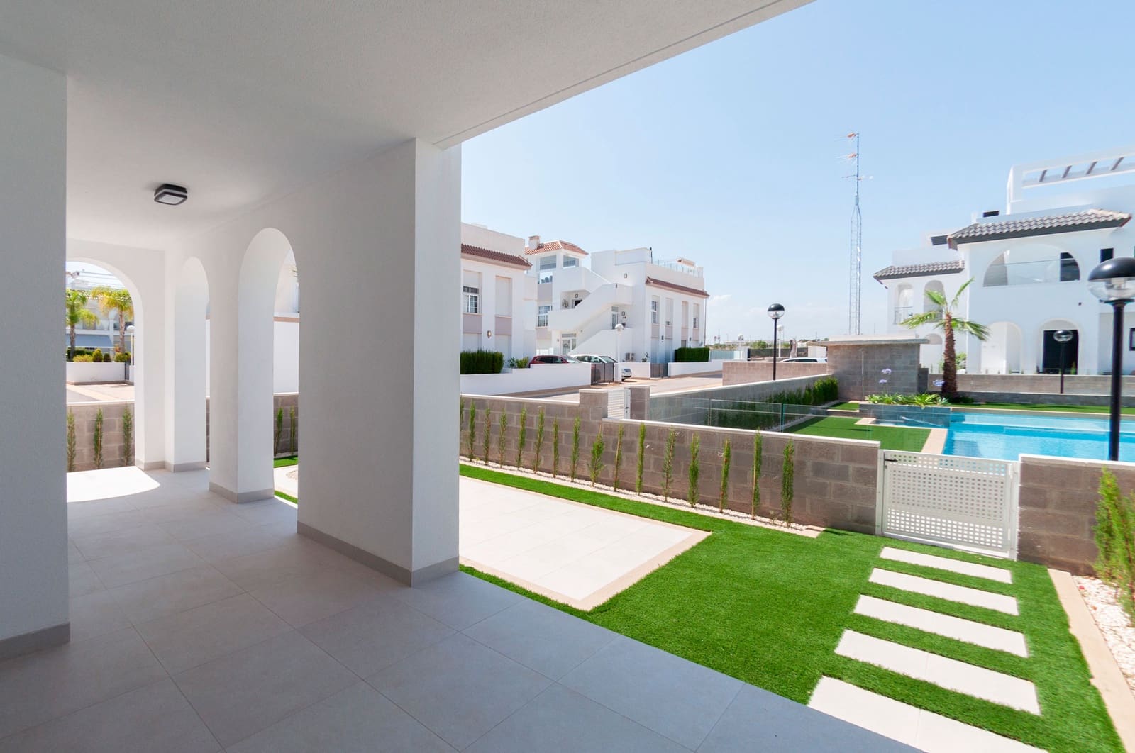 2 bedroom Apartment for sale in Ciudad Quesada with garage - € 302,500 (Ref: 7993418)