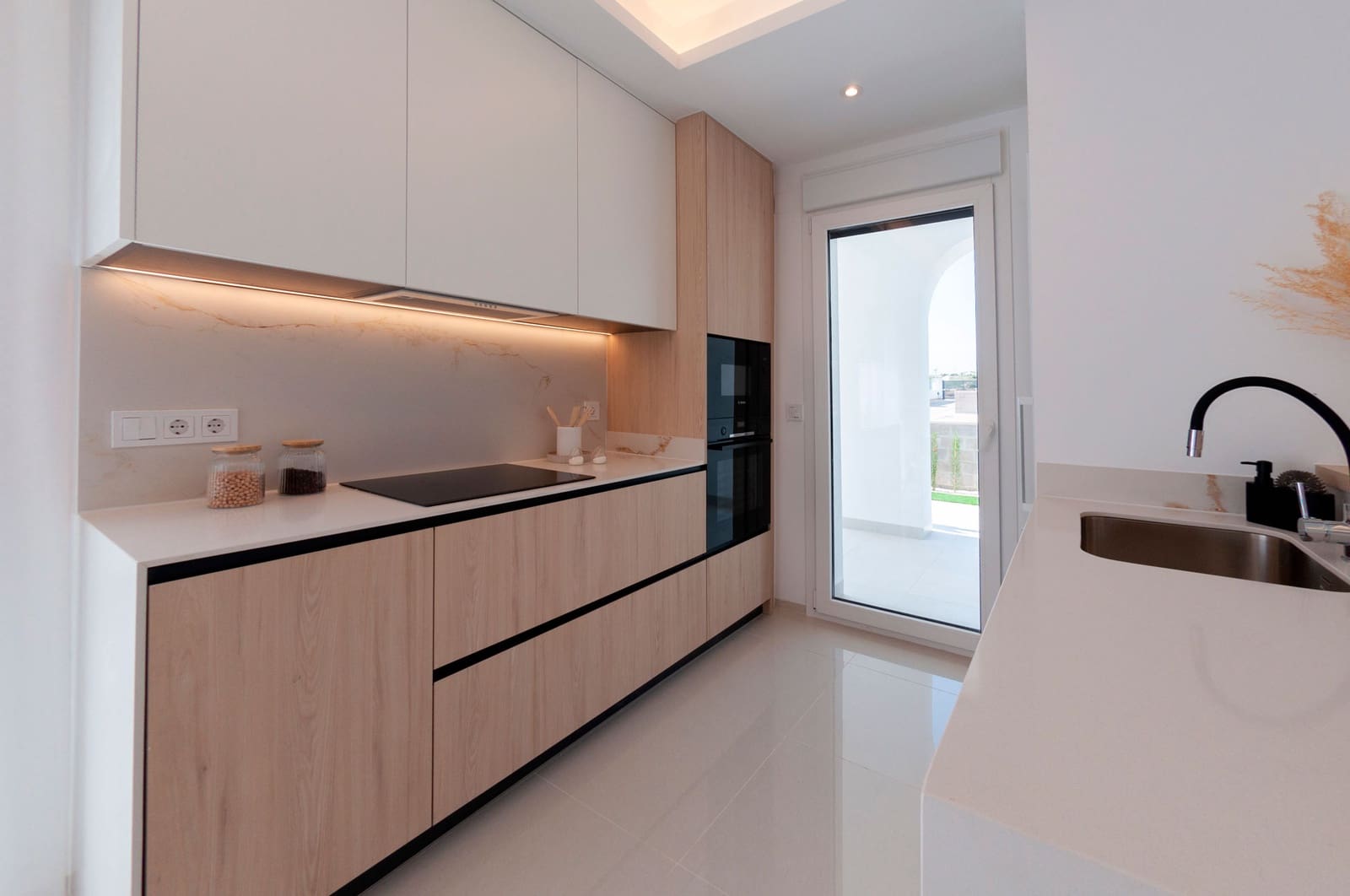 2 bedroom Apartment for sale in Ciudad Quesada with garage - € 302,500 (Ref: 7993418)