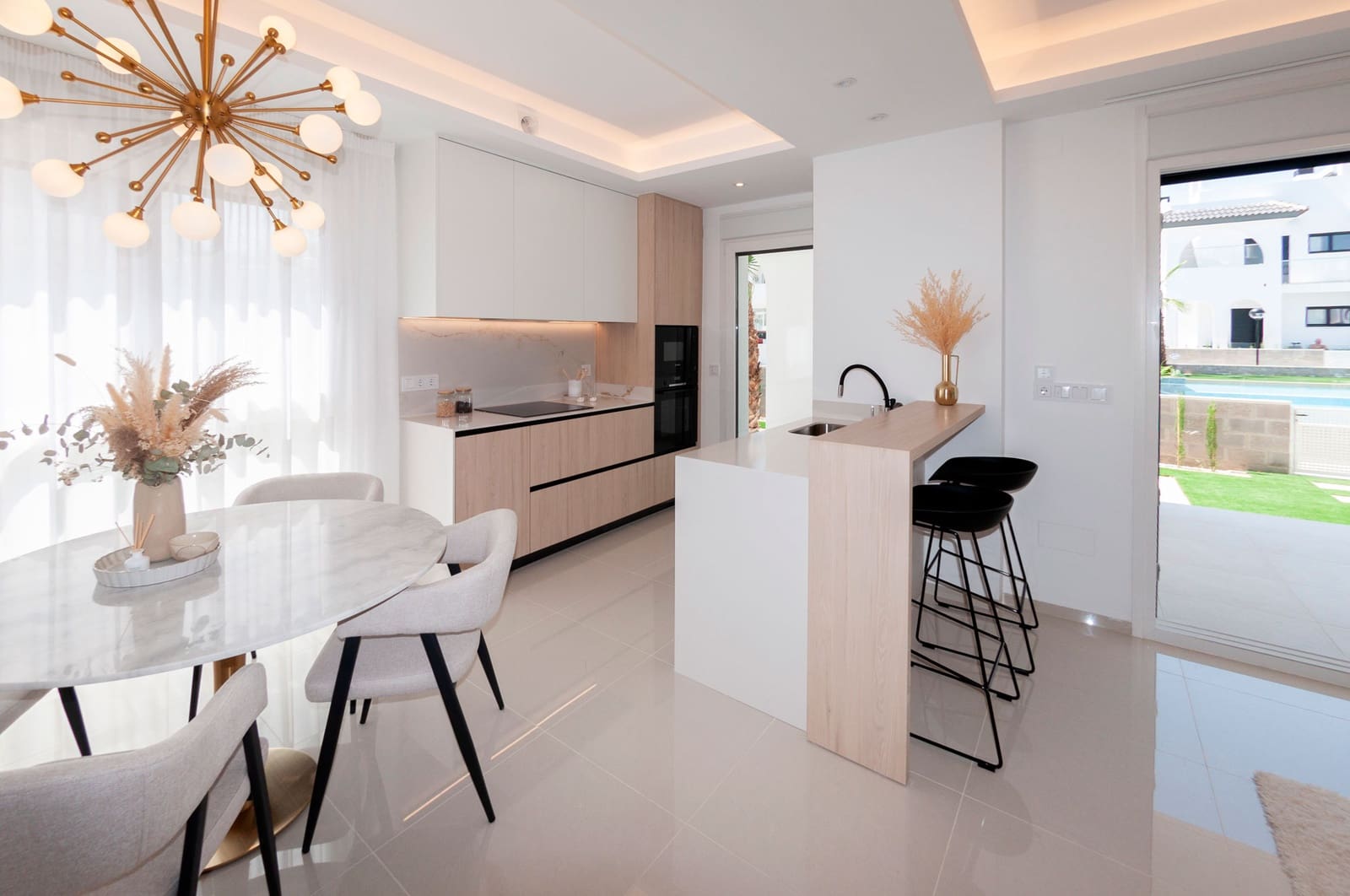 2 bedroom Apartment for sale in Ciudad Quesada with garage - € 302,500 (Ref: 7993418)