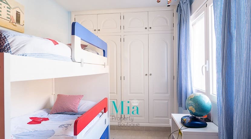 5 bedroom Bungalow for sale in El Campello with pool - € 575,000 (Ref: 7993429)