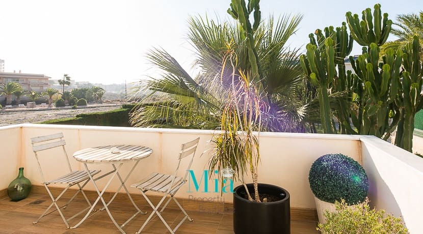 5 bedroom Bungalow for sale in El Campello with pool - € 575,000 (Ref: 7993429)