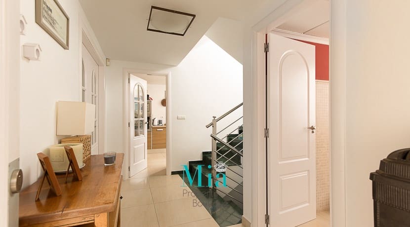 5 bedroom Bungalow for sale in El Campello with pool - € 575,000 (Ref: 7993429)