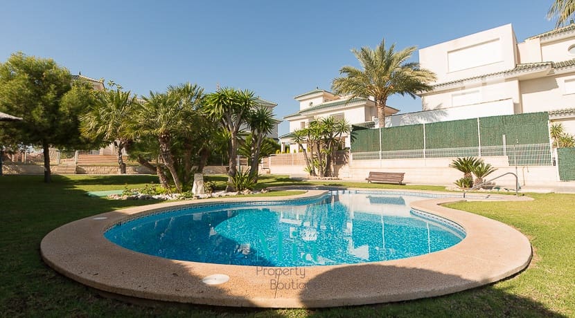 5 bedroom Bungalow for sale in El Campello with pool - € 575,000 (Ref: 7993429)