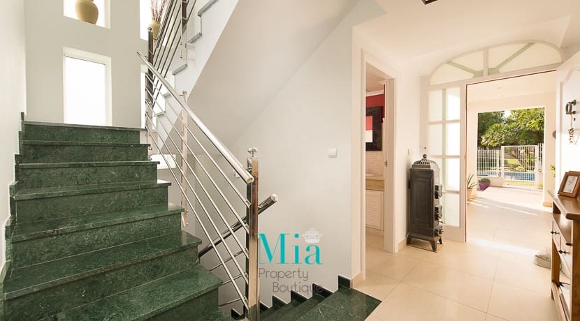 5 bedroom Bungalow for sale in El Campello with pool - € 575,000 (Ref: 7993429)