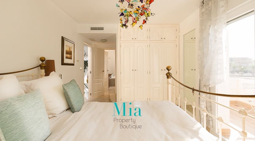 5 bedroom Bungalow for sale in El Campello with pool - € 575,000 (Ref: 7993429)