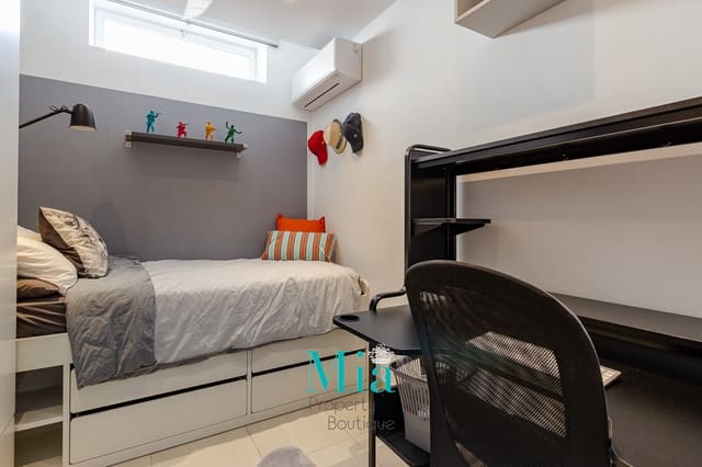 5 bedroom Bungalow for sale in El Campello with pool - € 575,000 (Ref: 7993429)