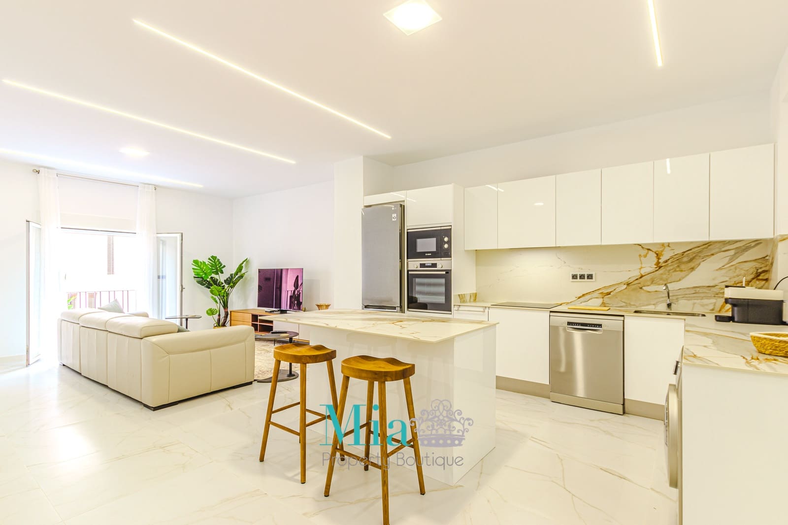 Apartamento de 3 habitaciones en Alicante / Alacant ciudad en alquiler - 2.000 € (Ref: 8769184)