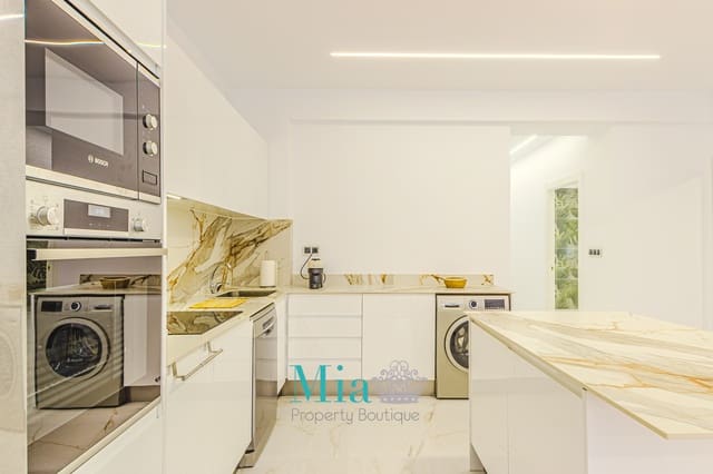 3 bedroom Apartment for rent in Barrio del Centro, Alicante / Alacant city - € 2,000 (Ref: 8769184)