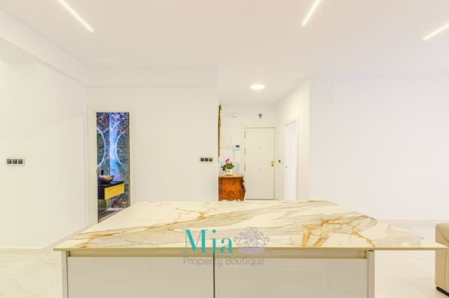 3 bedroom Apartment for rent in Barrio del Centro, Alicante / Alacant city - € 2,000 (Ref: 8769184)