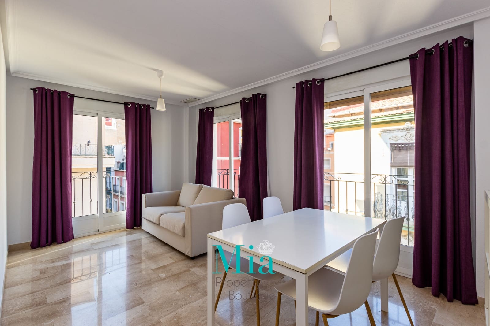 2 soveværelse Strandlejlighed til leje i Alicante by - € 1.200 (Ref: 8787836)