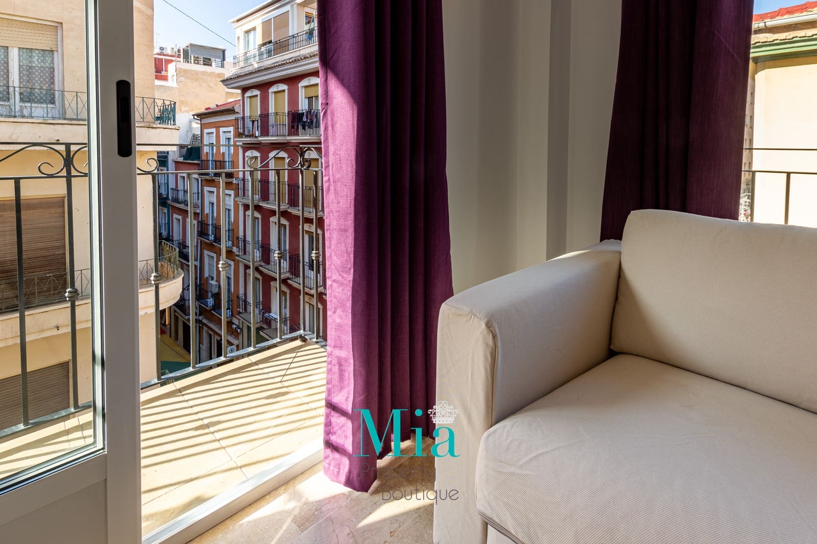 2 soveværelse Strandlejlighed til leje i Alicante by - € 1.200 (Ref: 8787836)