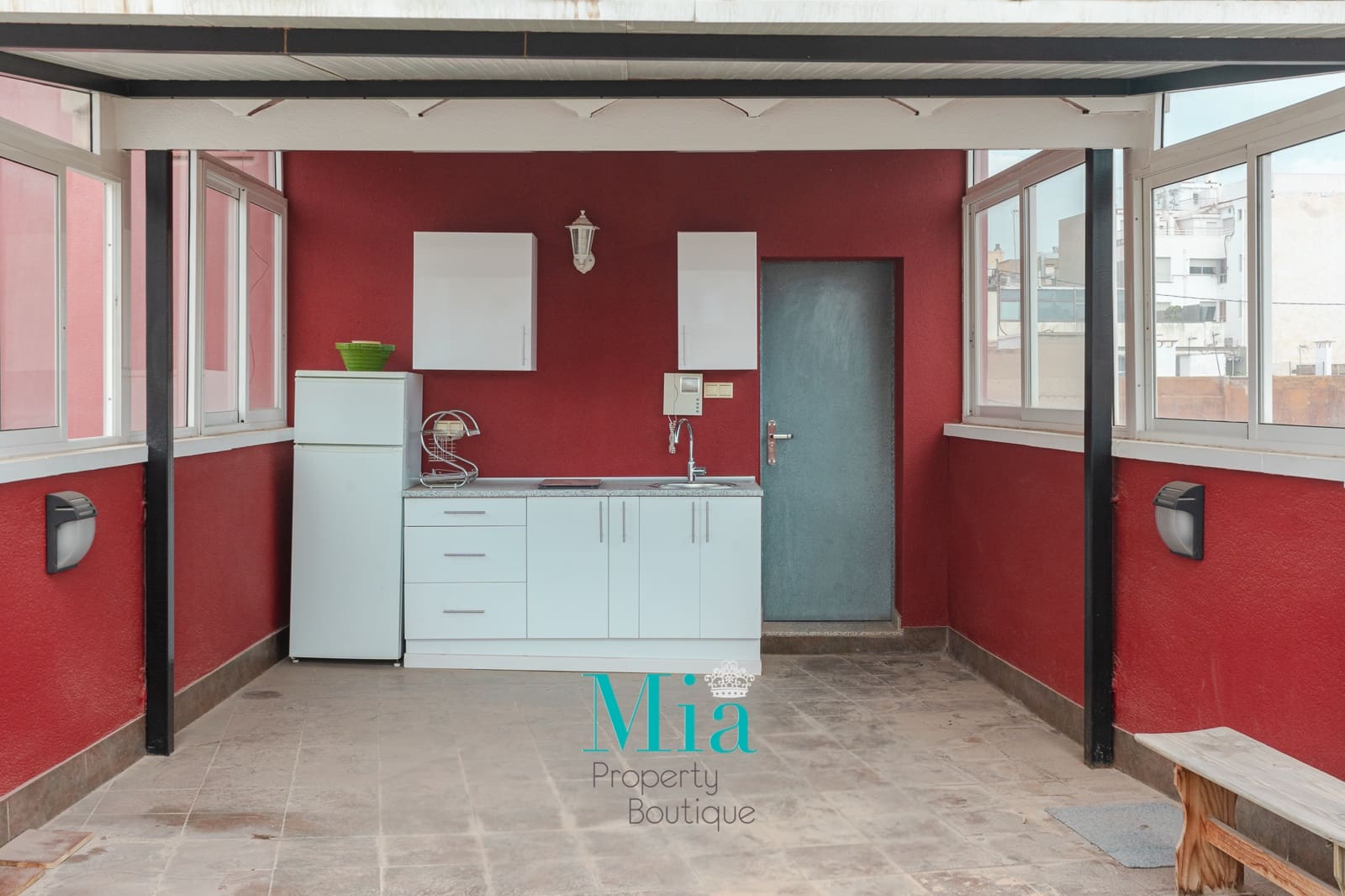 2 soveværelse Strandlejlighed til leje i Alicante by - € 1.200 (Ref: 8787836)