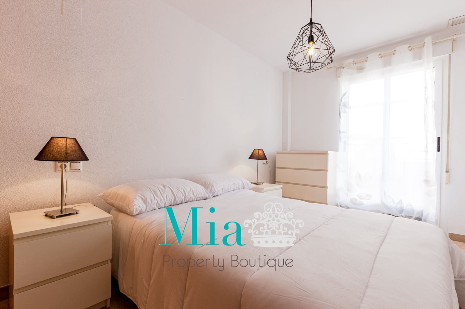 2 soveværelse Strandlejlighed til leje i Alicante by - € 1.200 (Ref: 8787836)