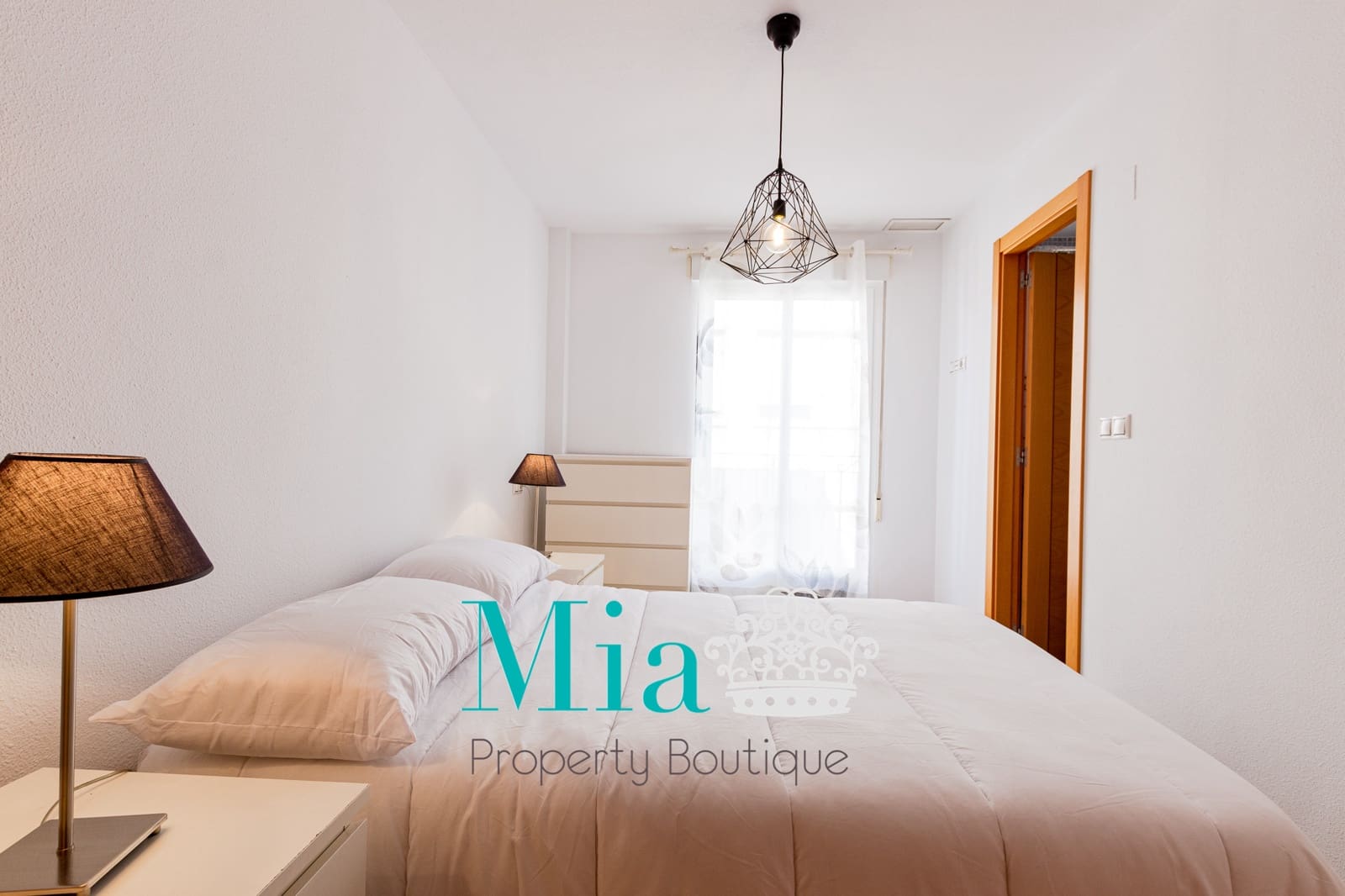 2 soveværelse Strandlejlighed til leje i Alicante by - € 1.200 (Ref: 8787836)