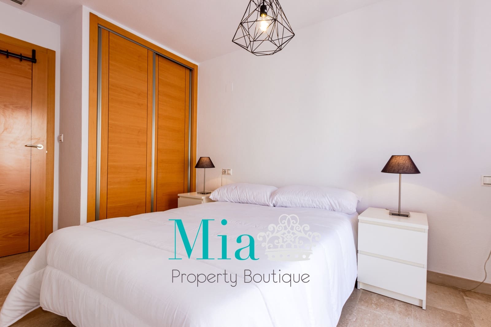 2 soveværelse Strandlejlighed til leje i Alicante by - € 1.200 (Ref: 8787836)