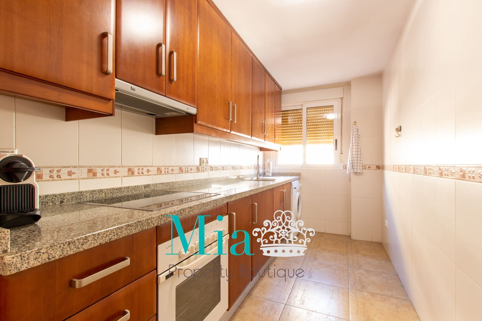 2 soveværelse Strandlejlighed til leje i Alicante by - € 1.200 (Ref: 8787836)