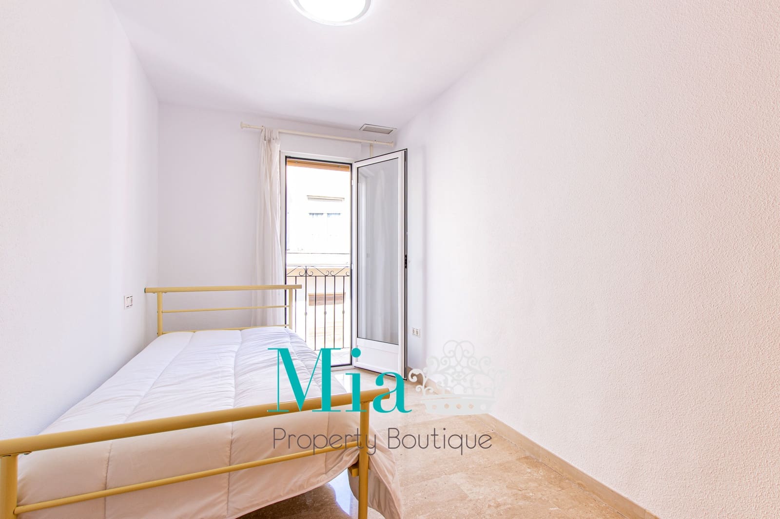 2 soveværelse Strandlejlighed til leje i Alicante by - € 1.200 (Ref: 8787836)