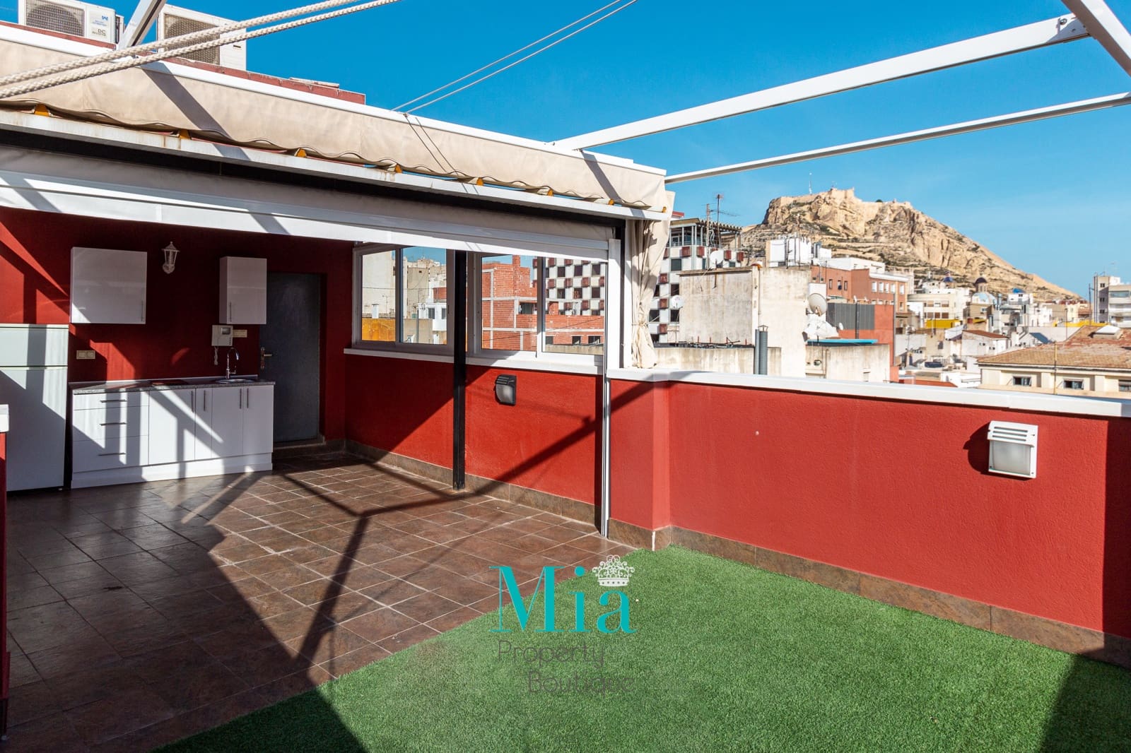 2 soveværelse Strandlejlighed til leje i Alicante by - € 1.200 (Ref: 8787836)