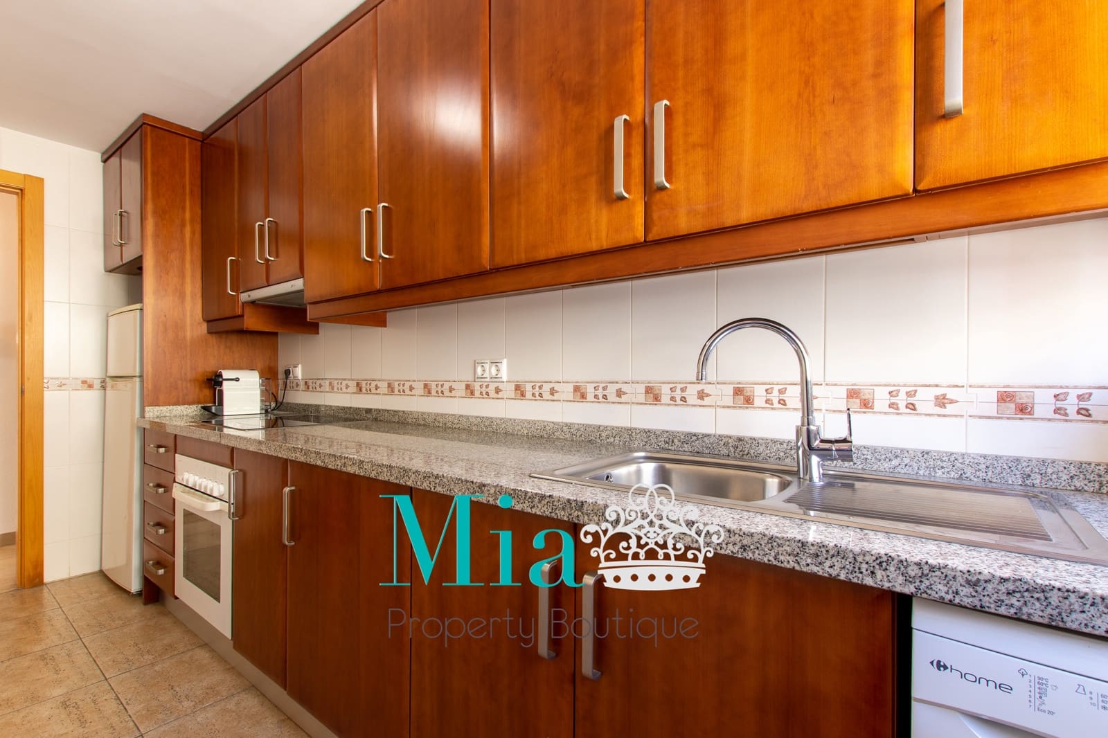 2 soveværelse Strandlejlighed til leje i Alicante by - € 1.200 (Ref: 8787836)