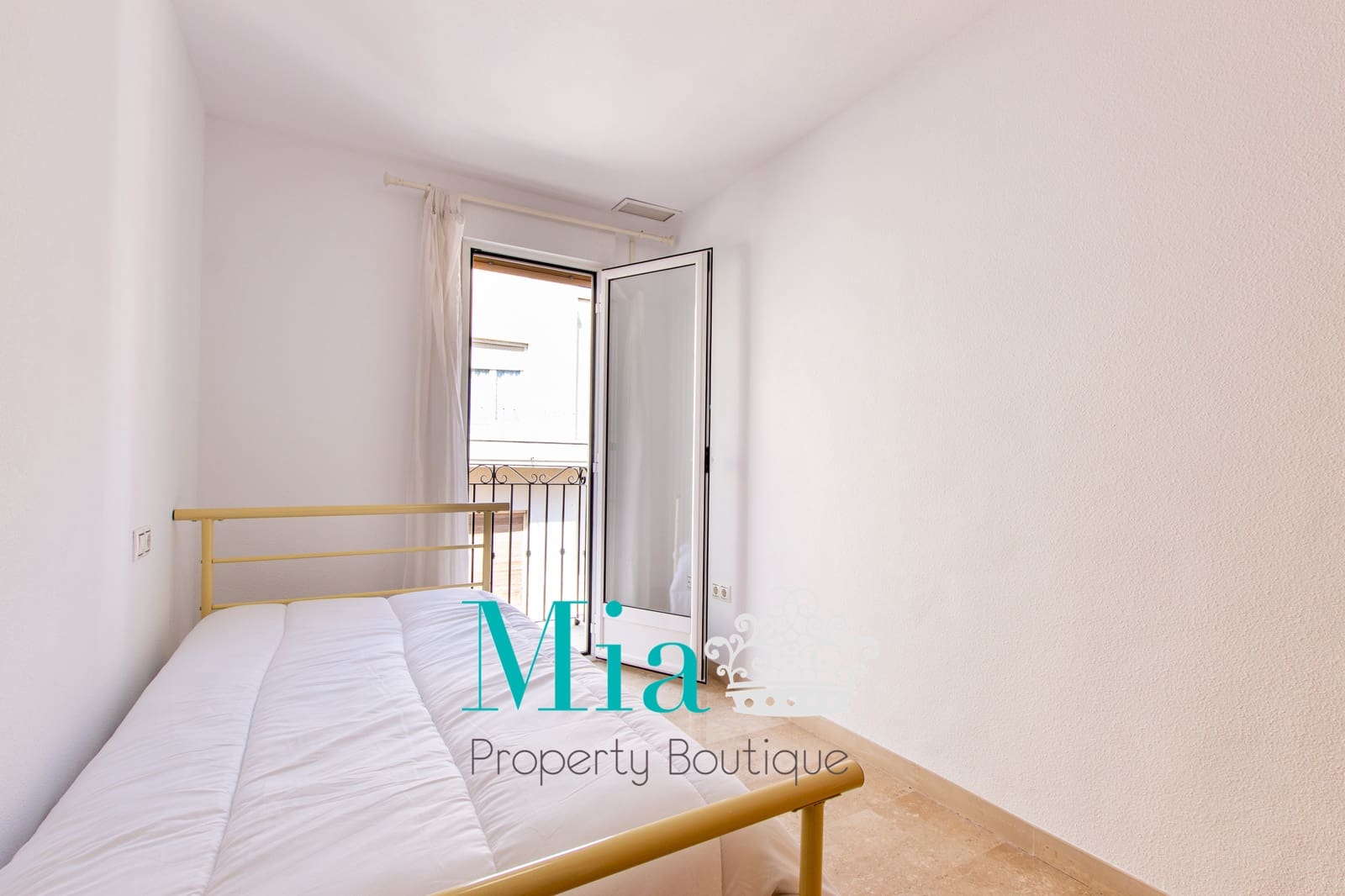 2 soveværelse Strandlejlighed til leje i Alicante by - € 1.200 (Ref: 8787836)