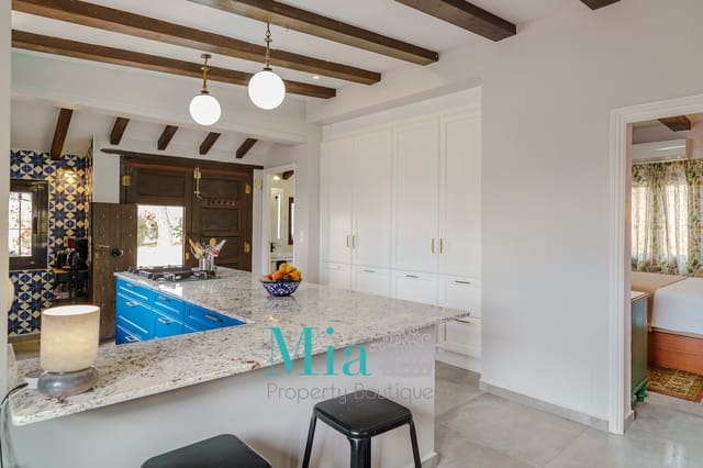 3 bedroom Villa for holiday rental in Busot with pool garage - € 1,300 (Ref: 8861449)