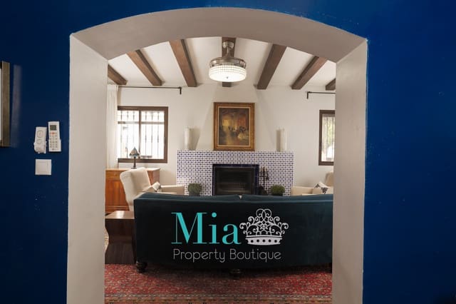 3 bedroom Villa for holiday rental in Busot with pool garage - € 1,300 (Ref: 8861449)