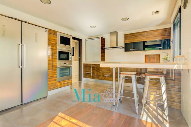 5 slaapkamer Villa te koop in Alicante stad - € 1.199.000 (Ref: 8997339)