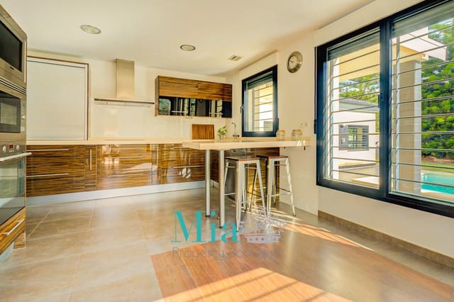 5 slaapkamer Villa te koop in Alicante stad - € 1.199.000 (Ref: 8997339)