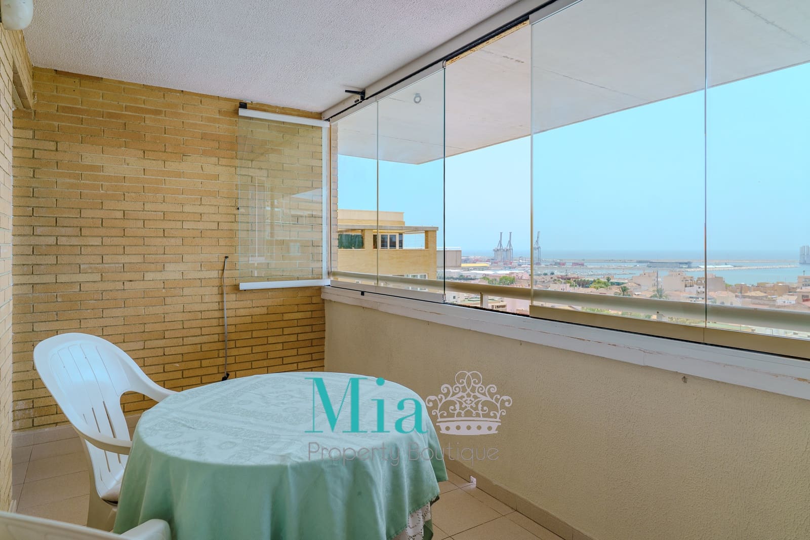Apartamento de 4 habitaciones en Alicante / Alacant ciudad en alquiler con piscina garaje - 1.500 € (Ref: 9072303)