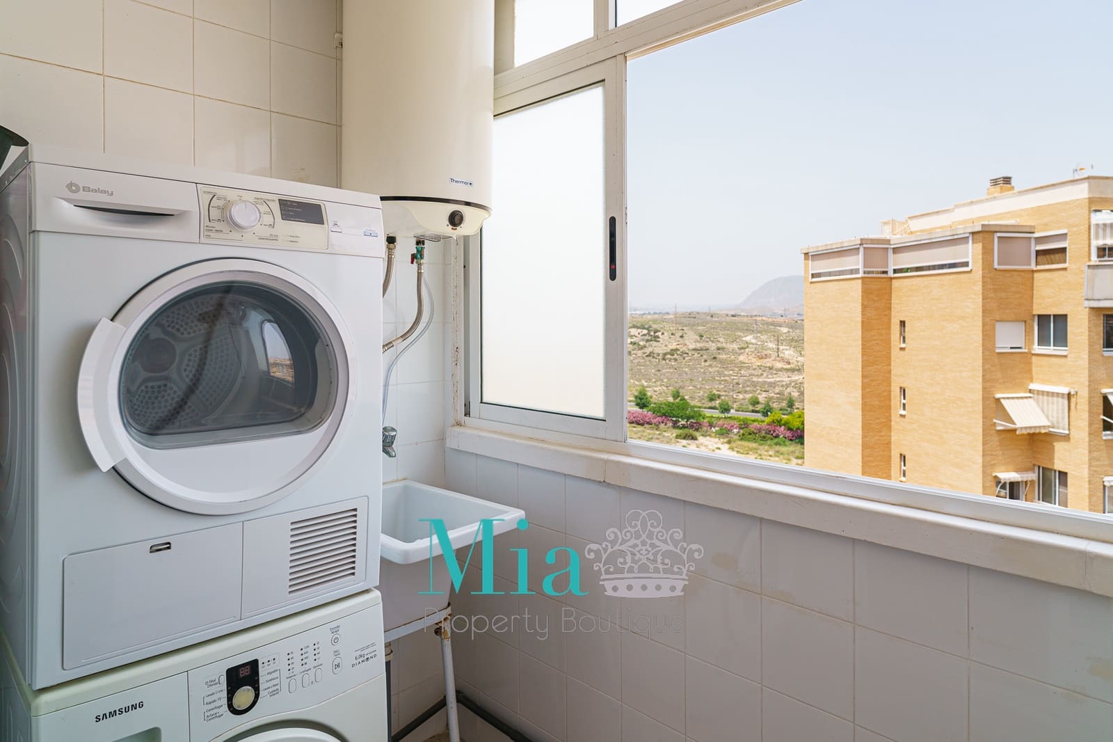 4 sypialnia Apartament na sprzedaż w Miasto Alicante / Alacant z basenem garażem - 359 000 € (Ref: 9072303)