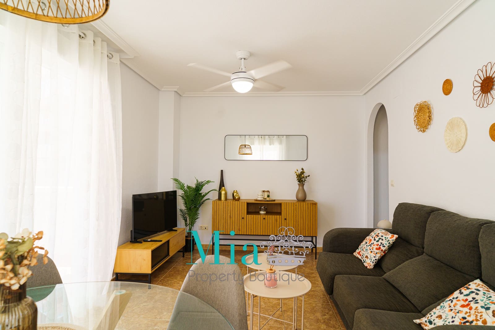 Appartement de 2 chambres à louer à Arenales del Sol - 800 € (Ref: 9189844)