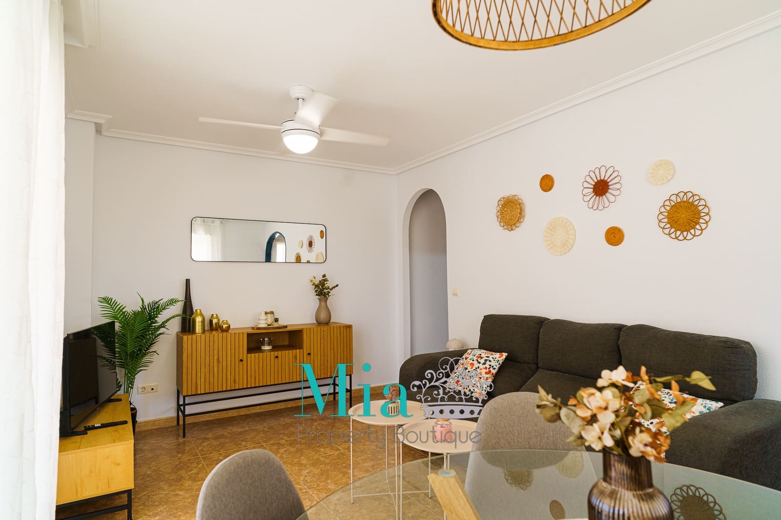 Appartement de 2 chambres à louer à Arenales del Sol - 800 € (Ref: 9189844)