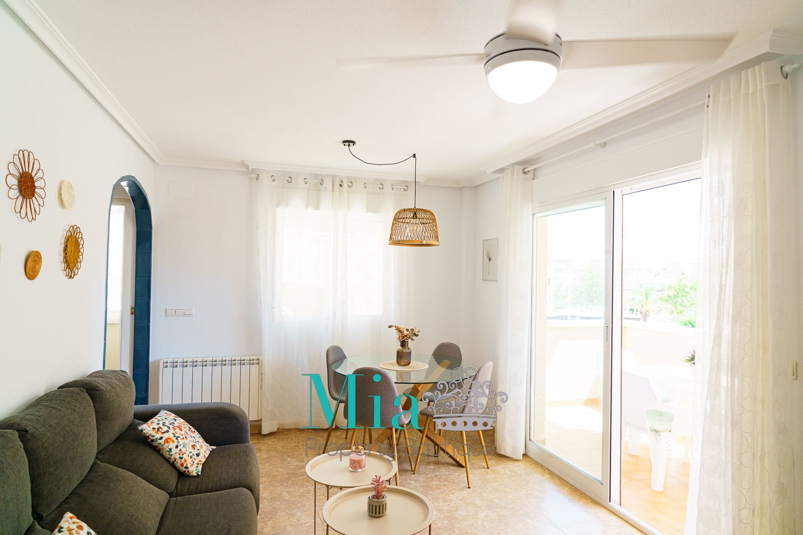 Appartement de 2 chambres à louer à Arenales del Sol - 800 € (Ref: 9189844)