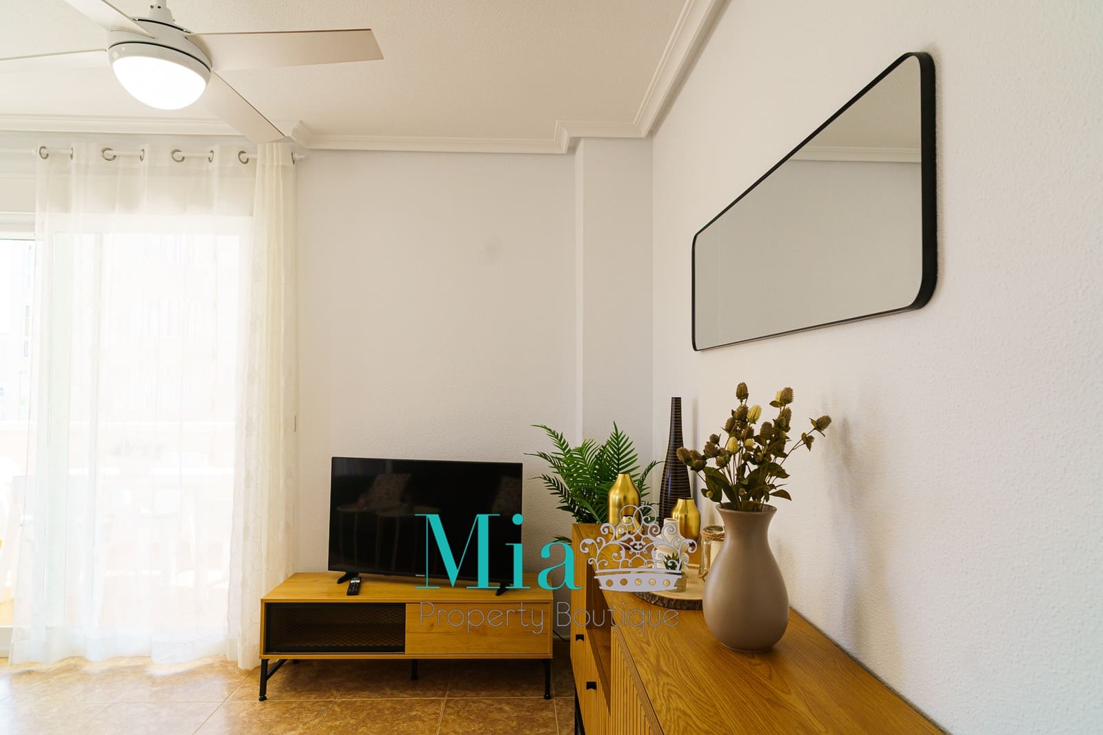 Appartement de 2 chambres à louer à Arenales del Sol - 800 € (Ref: 9189844)