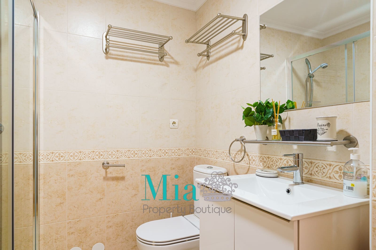 Appartement de 2 chambres à louer à Arenales del Sol - 800 € (Ref: 9189844)