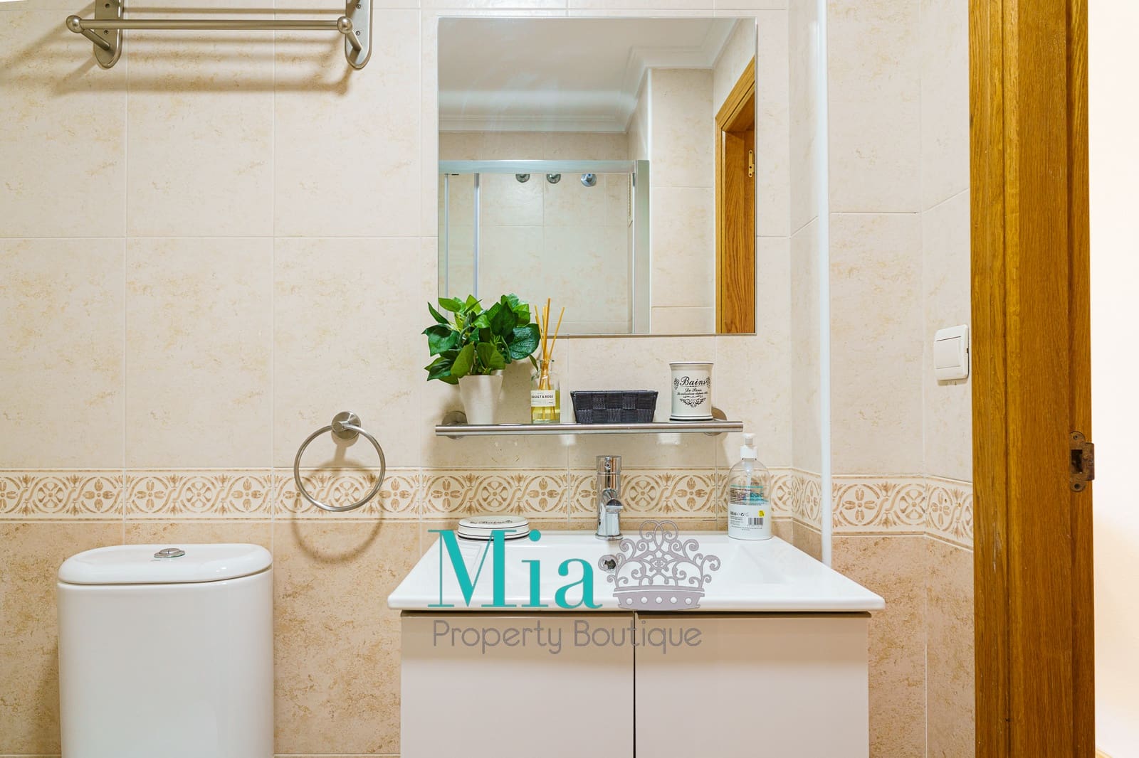 Appartement de 2 chambres à louer à Arenales del Sol - 800 € (Ref: 9189844)