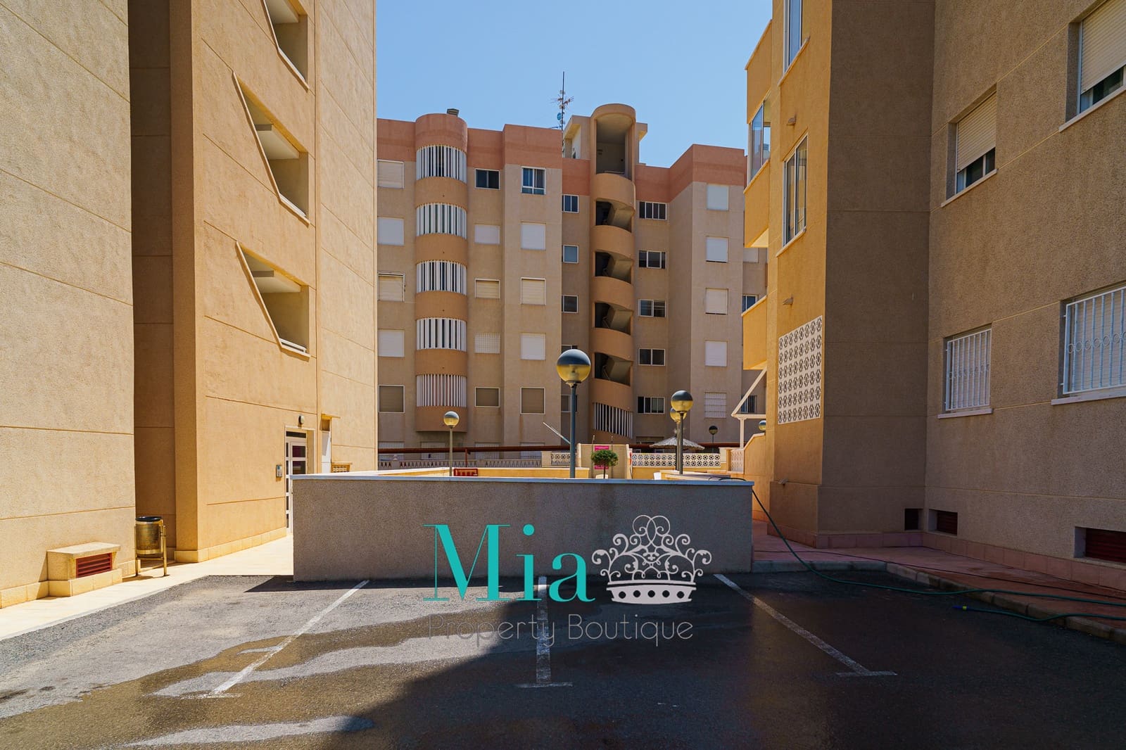 Appartement de 2 chambres à louer à Arenales del Sol - 800 € (Ref: 9189844)