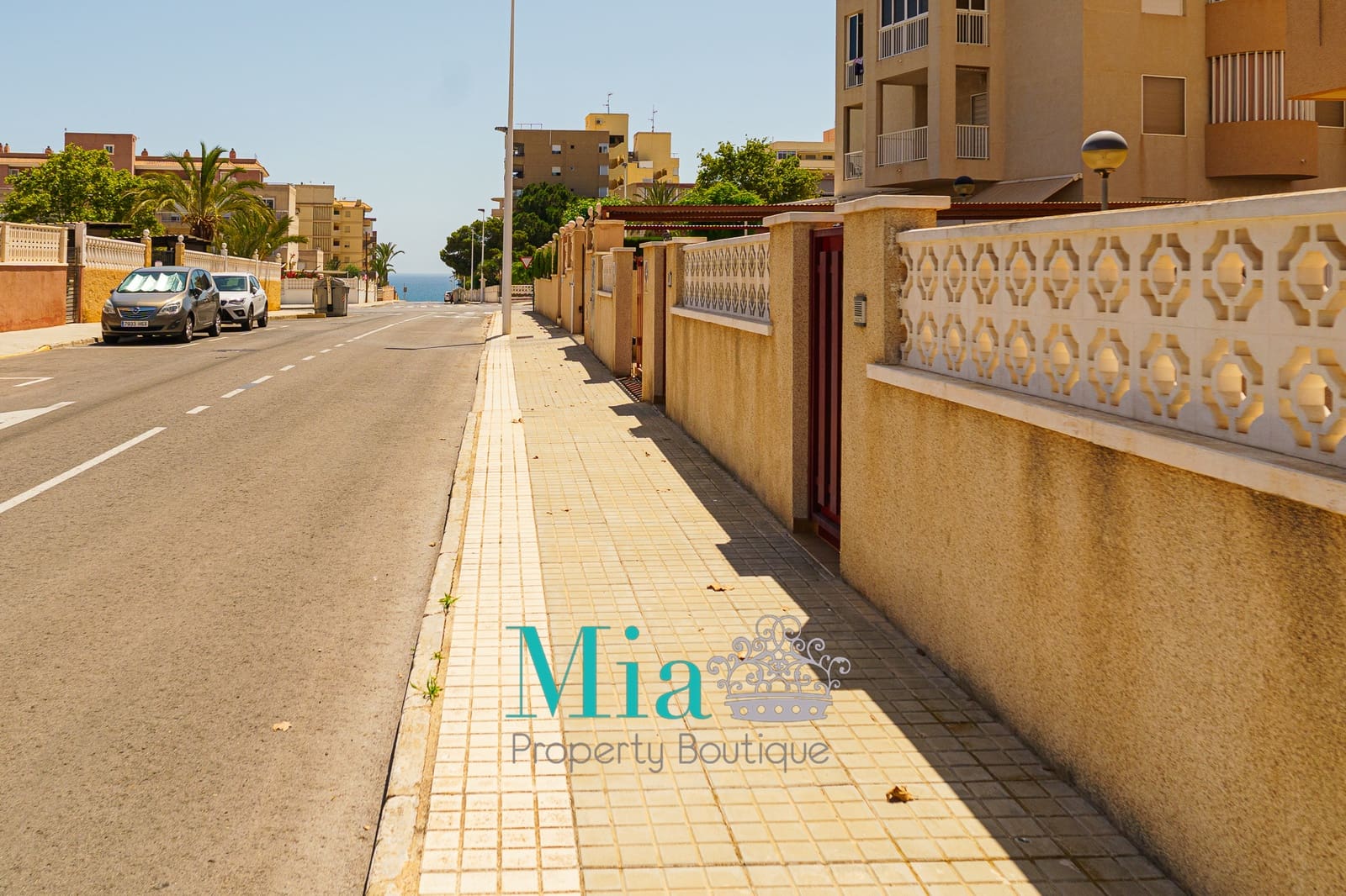 Appartement de 2 chambres à louer à Arenales del Sol - 800 € (Ref: 9189844)