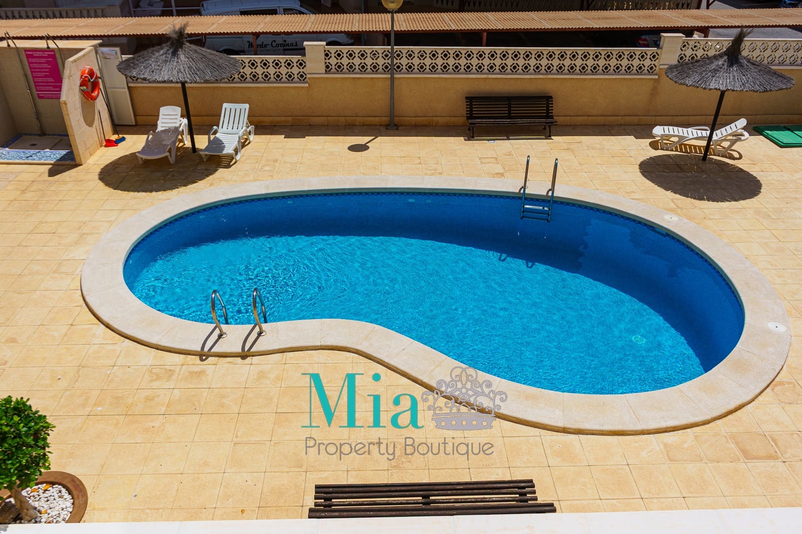 Appartement de 2 chambres à louer à Arenales del Sol - 800 € (Ref: 9189844)