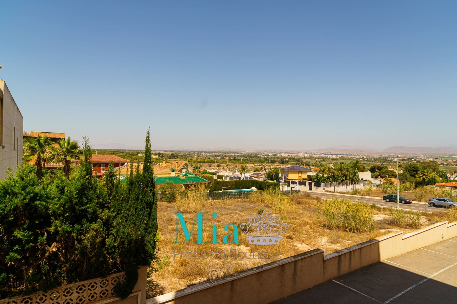 Appartement de 2 chambres à louer à Arenales del Sol - 800 € (Ref: 9189844)