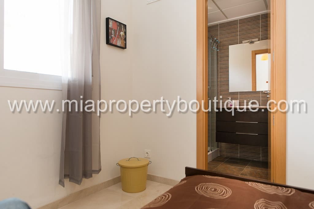 3 sovrum Lägenhet till salu i Alicante stad med pool garage - 339 000 € (Ref: 9215735)