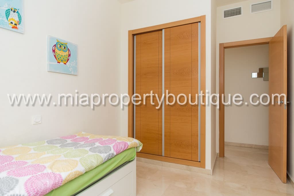 3 sovrum Lägenhet till salu i Alicante stad med pool garage - 339 000 € (Ref: 9215735)