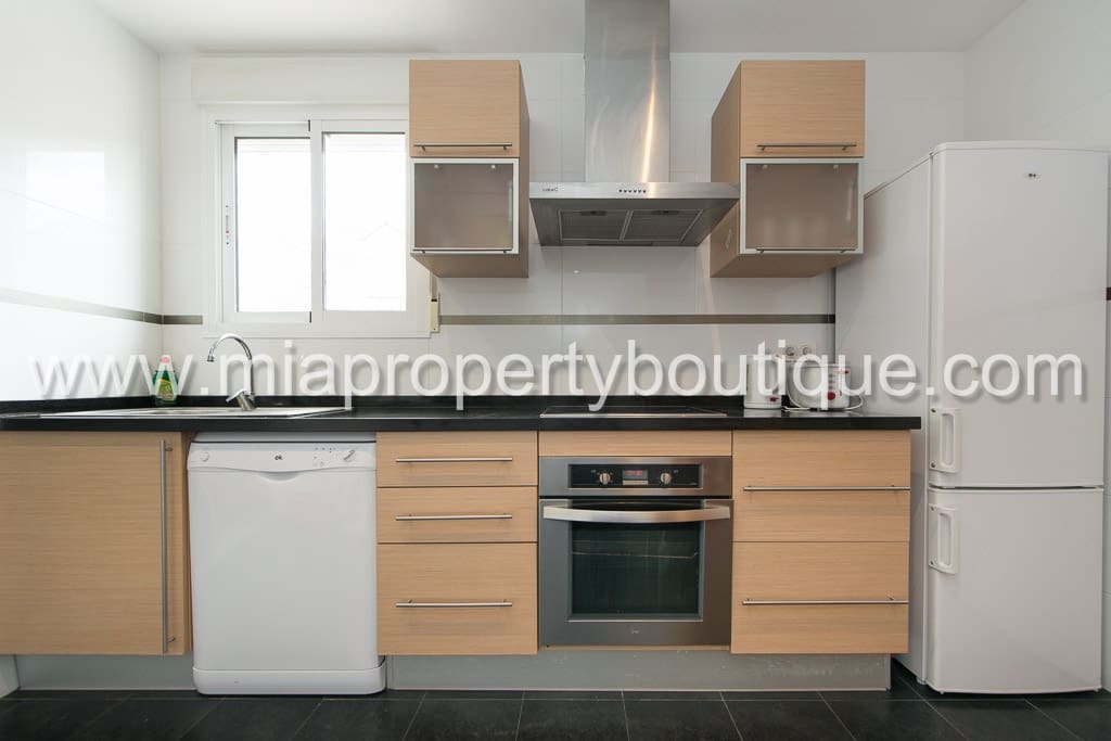 3 sovrum Lägenhet till salu i Alicante stad med pool garage - 339 000 € (Ref: 9215735)