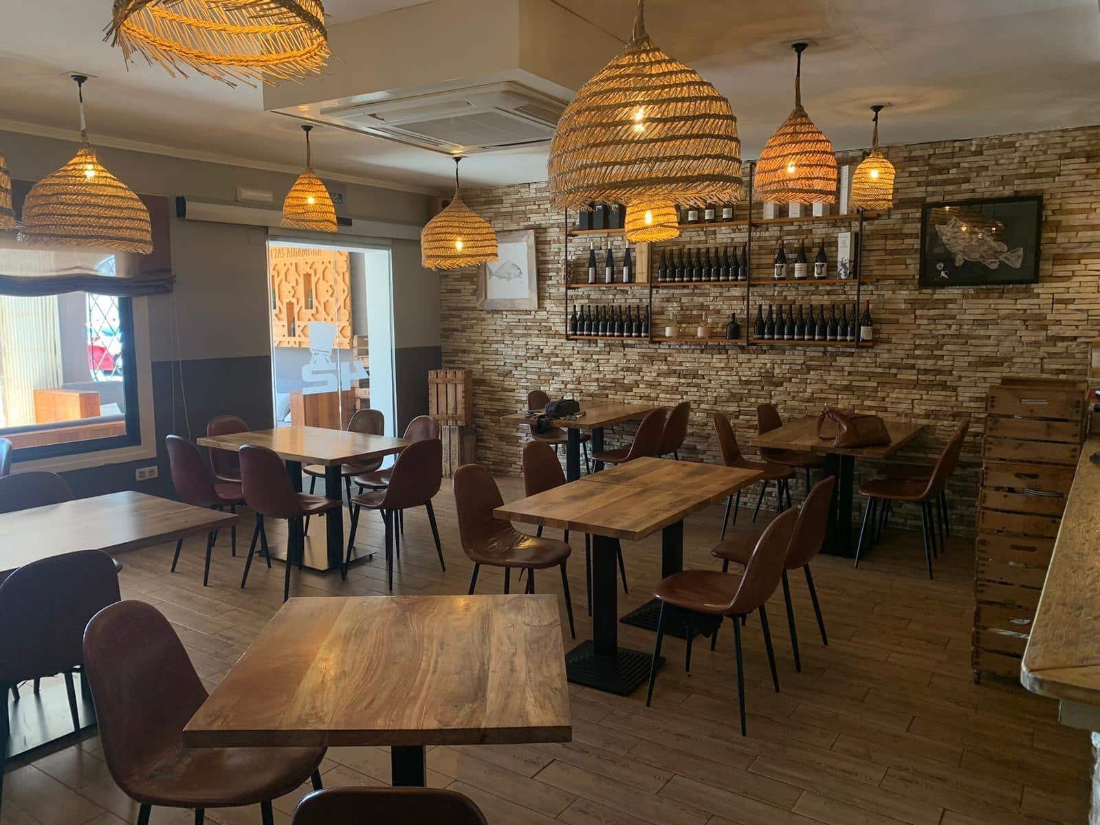 Kommersiell til salgs i Moraira med garasje - € 165 000 (Ref: 8465448)