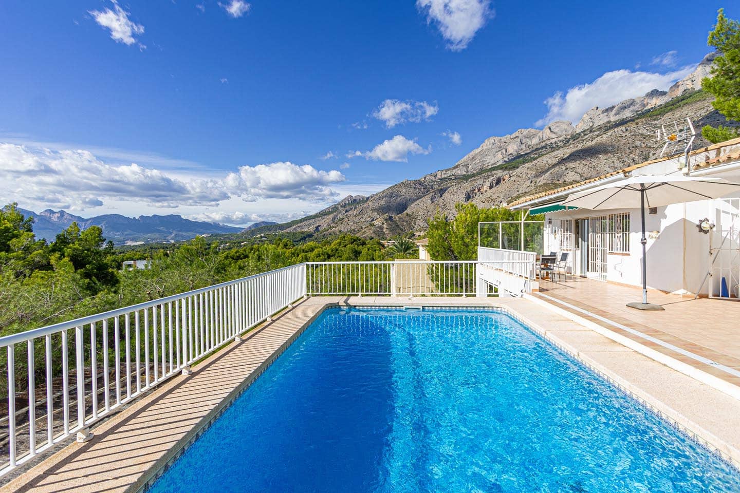 Chalet de 5 habitaciones en Altea la Vella en venta con piscina garaje - 645.000 € (Ref: 8568703)