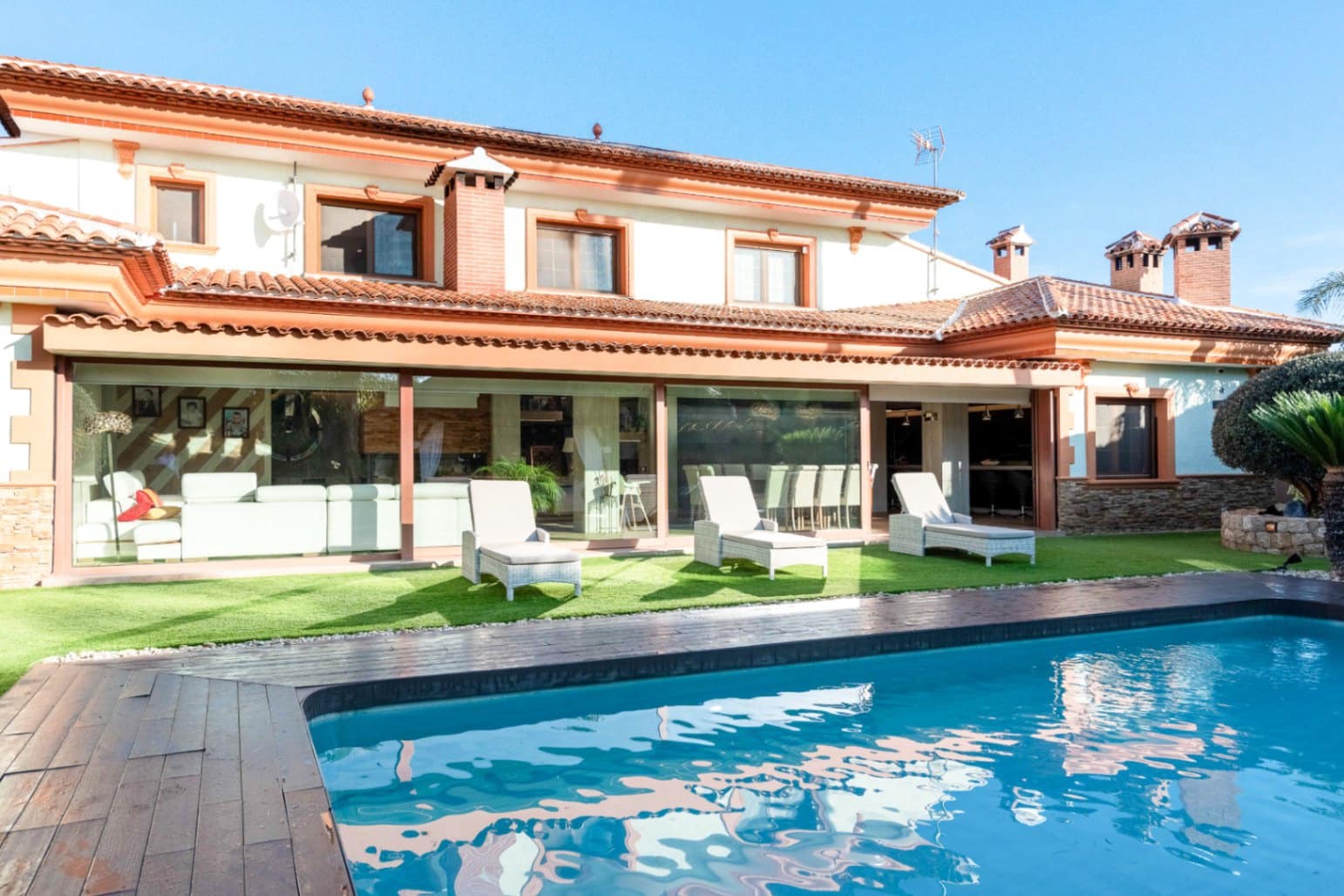 4 bedroom Villa for sale in Calpe / Calp with pool garage - € 2,520,000 (Ref: 8787992)