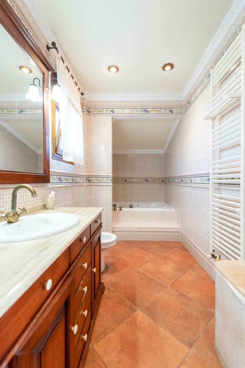 4 bedroom Villa for sale in Calpe / Calp with pool garage - € 2,520,000 (Ref: 8787992)