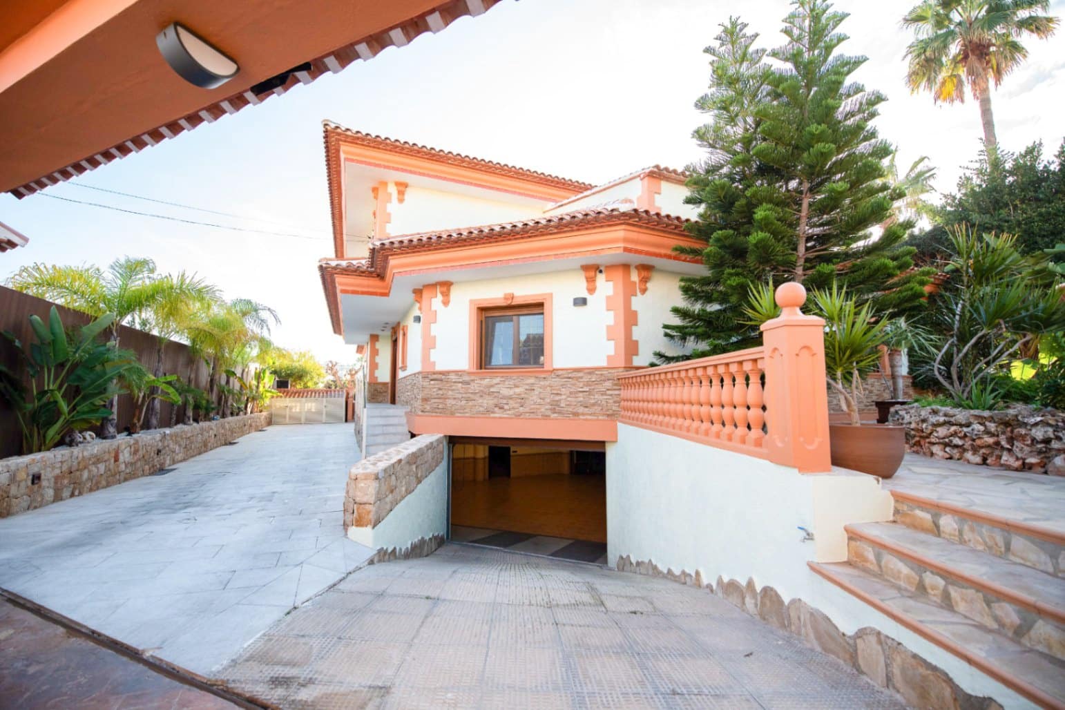 4 bedroom Villa for sale in Calpe / Calp with pool garage - € 2,520,000 (Ref: 8787992)