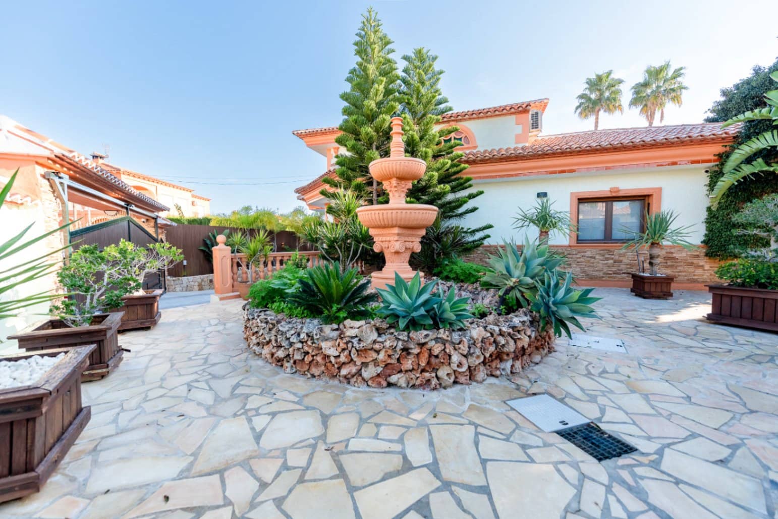 4 bedroom Villa for sale in Calpe / Calp with pool garage - € 2,520,000 (Ref: 8787992)