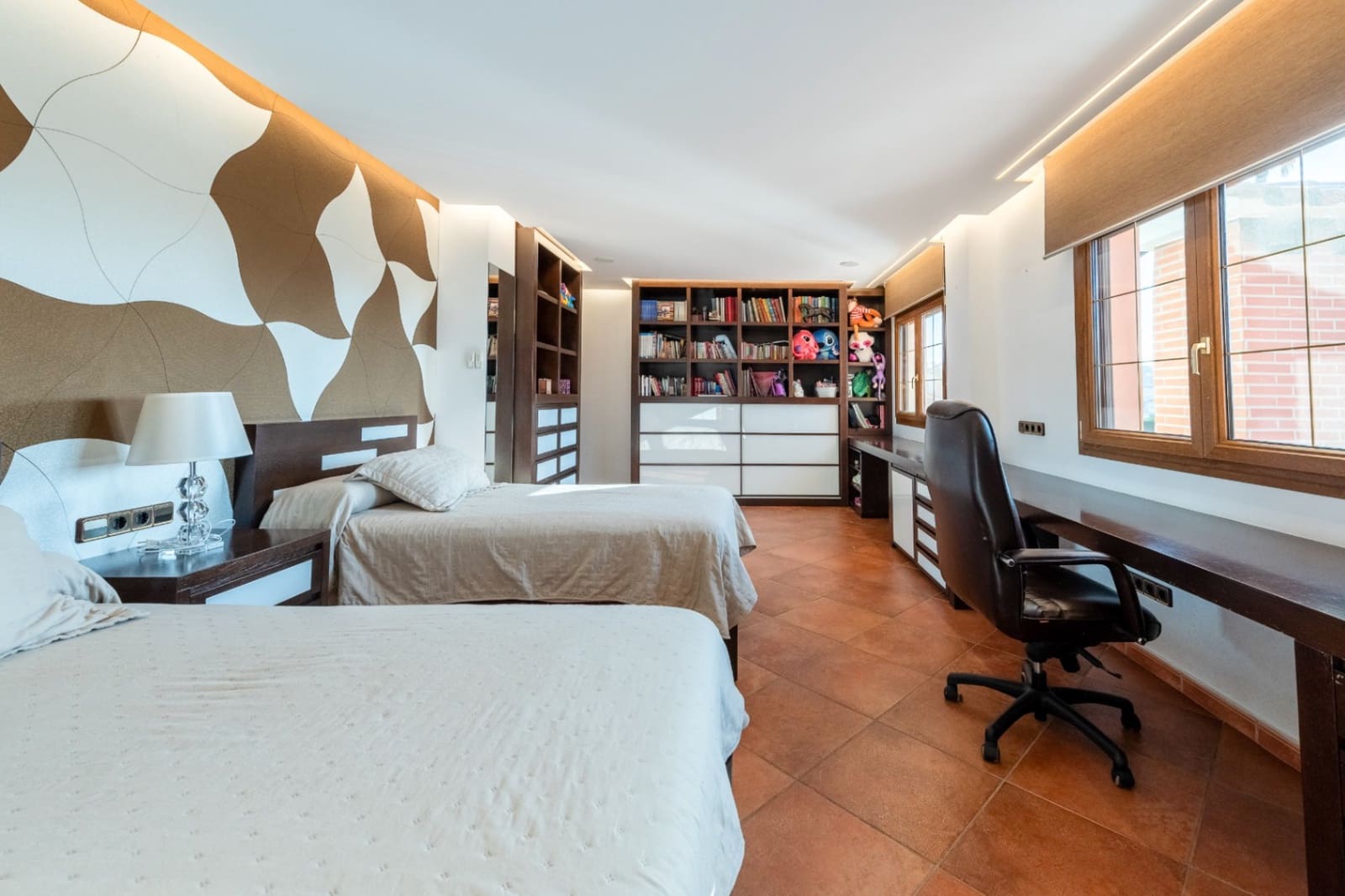 4 bedroom Villa for sale in Calpe / Calp with pool garage - € 2,520,000 (Ref: 8787992)